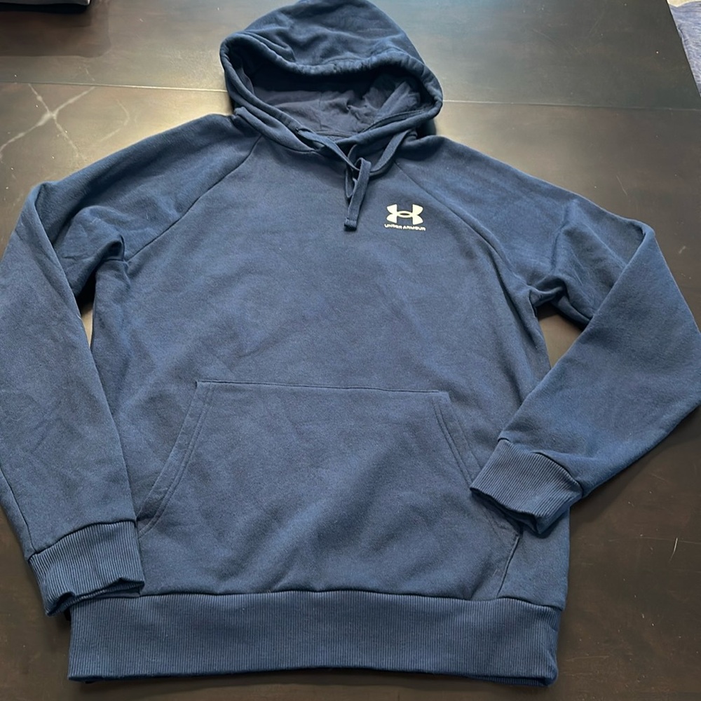 UA men S hoodie navy EUC